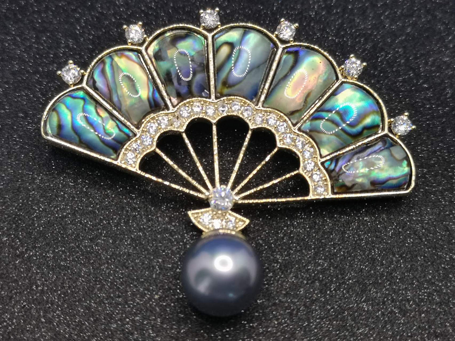 Brooch Folding fan Freshwater pearls and Nacre